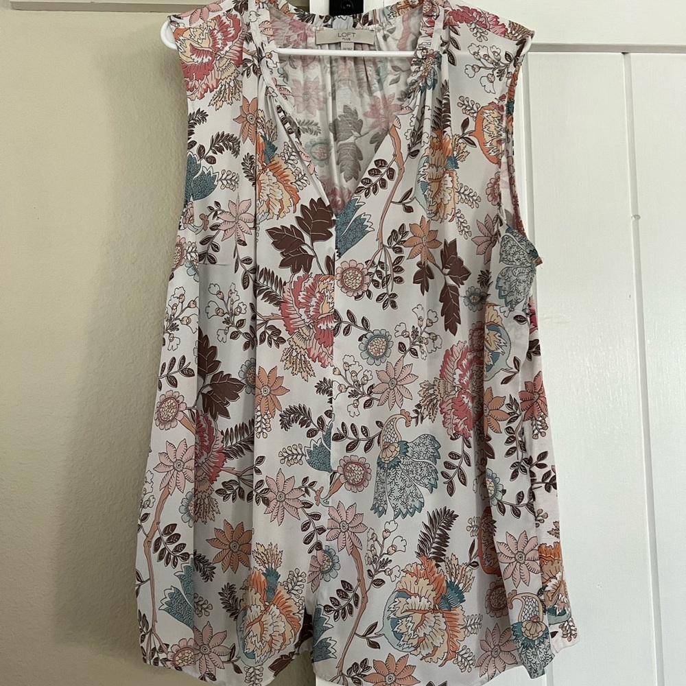 LOFT Multicolor Floral Sleeveless Blouse